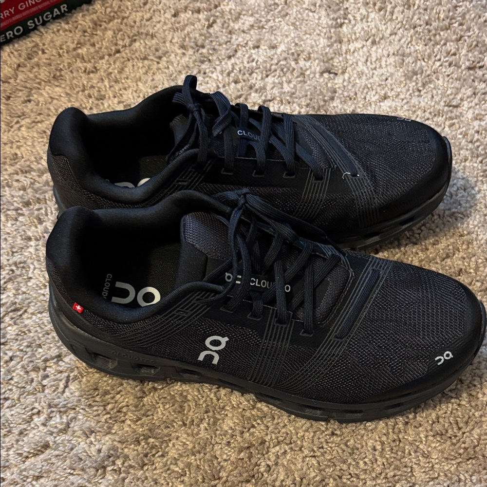 On Running Womens size 10.5 Cloud Running Shoes in Black New